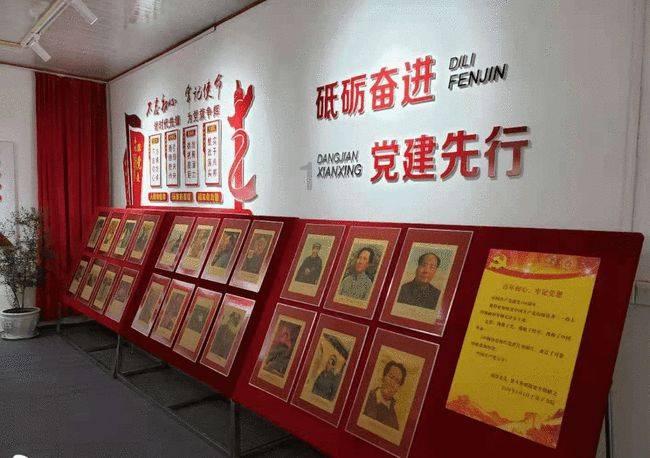 亚当玩高尔夫